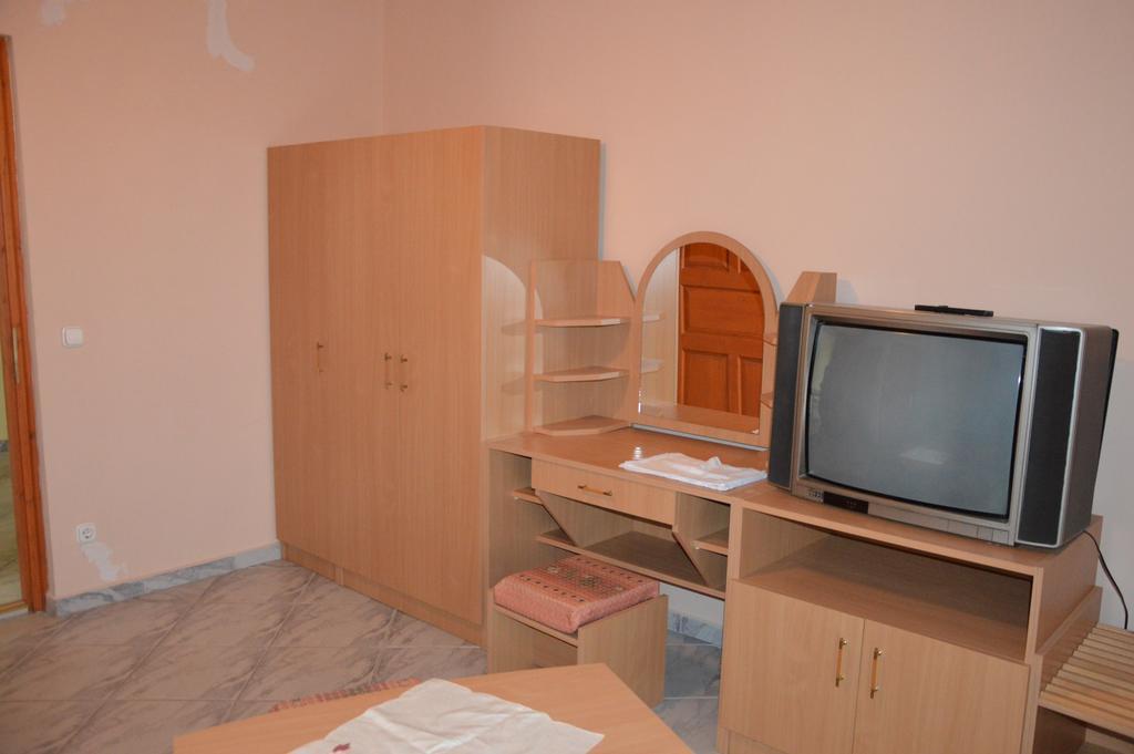Kristaly Apartman Panzió Hévíz Kültér fotó