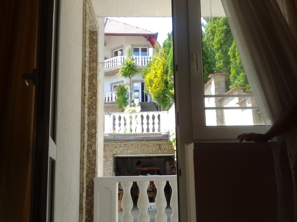 Kristaly Apartman Panzió Hévíz Kültér fotó