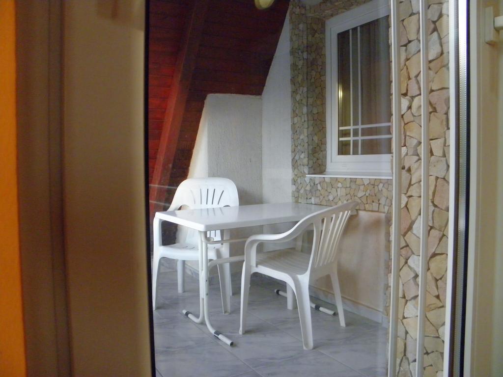 Kristaly Apartman Panzió Hévíz Kültér fotó