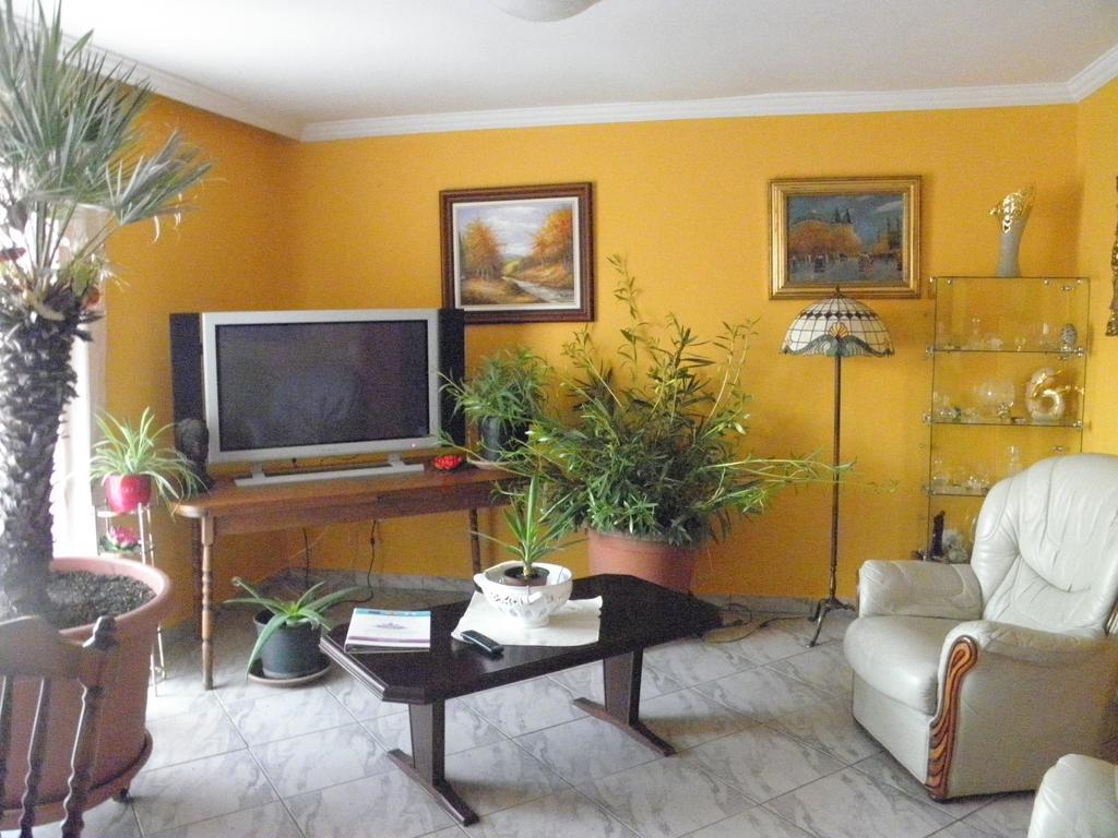 Kristaly Apartman Panzió Hévíz Kültér fotó