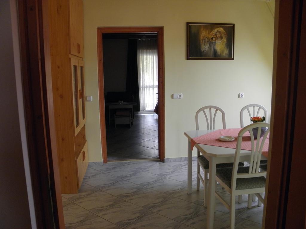Kristaly Apartman Panzió Hévíz Kültér fotó