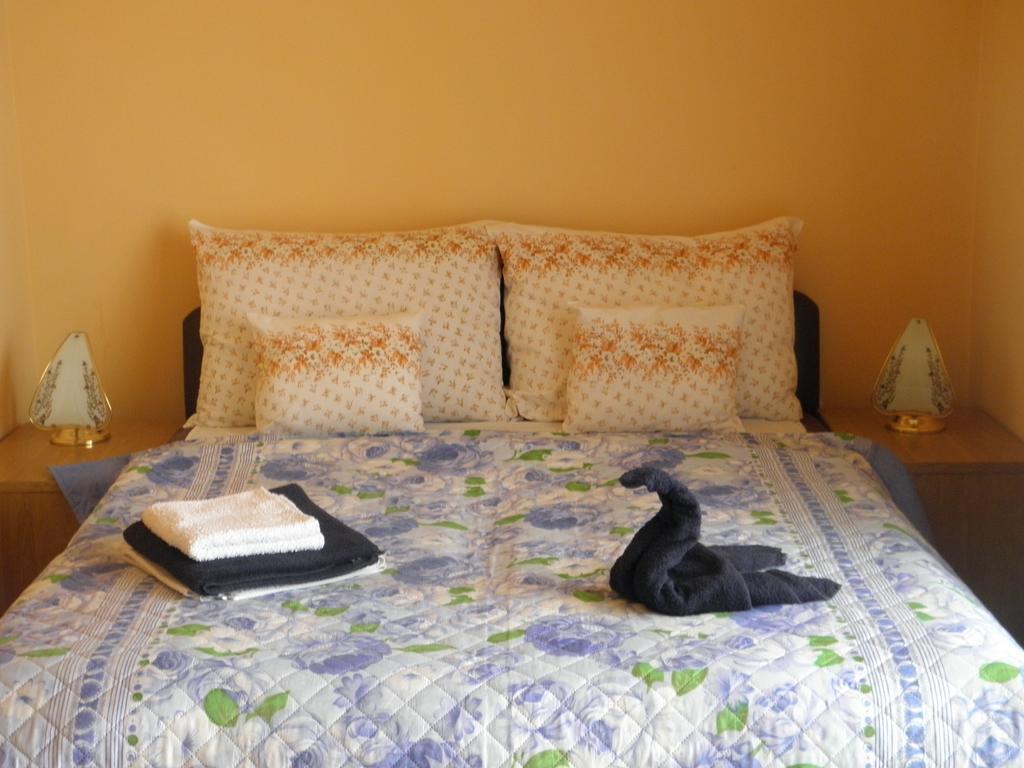Kristaly Apartman Panzió Hévíz Kültér fotó