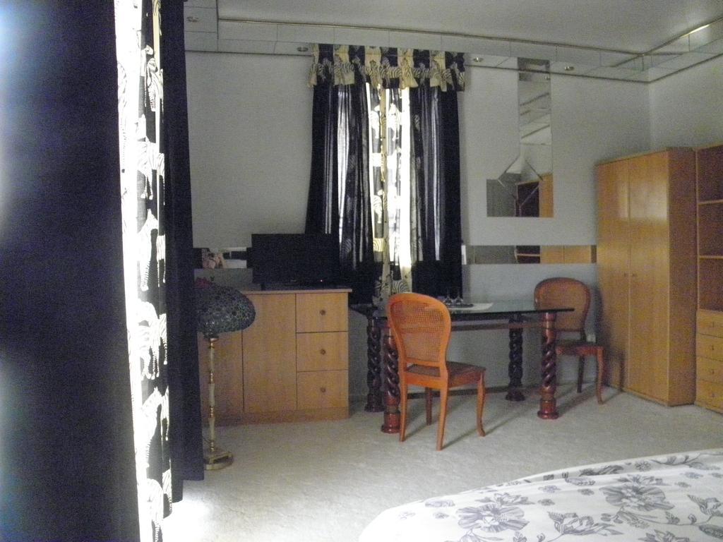 Kristaly Apartman Panzió Hévíz Kültér fotó